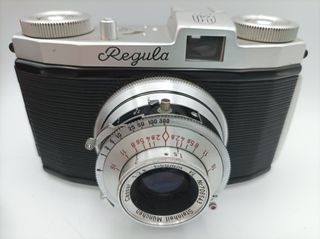 Cámara Regula Vintage Plata y Negro