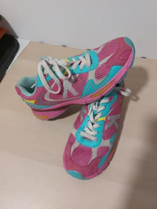 Zapatillas deportivas KELME rosas y turquesa