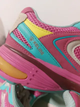 Zapatillas deportivas KELME rosas y turquesa
