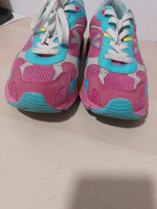 Zapatillas deportivas KELME rosas y turquesa