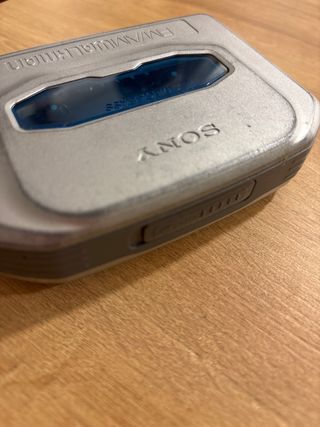 Sony Walkman FM/AM WM-FX493 Radio Cassette