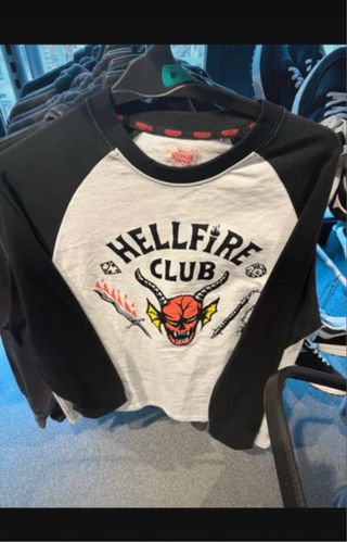 Camiseta Hellfire Club Stranger Things Talla M