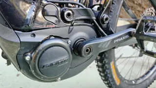 E-MTB Doble Suspensión GIANT con motor de Yamaha