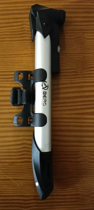 Bomba de aire para bicicleta Berg