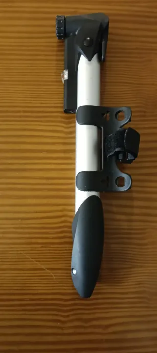 Bomba de aire para bicicleta Berg