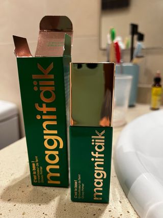 Magnifaik Glowy Primer - Base de Maquillaje