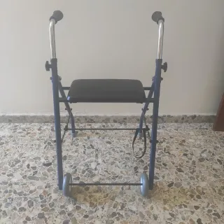 Andador con asiento para adultos.Hago envíos.