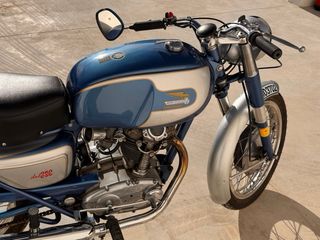 Ducati 250 cc Deluxe Clásica de 1971