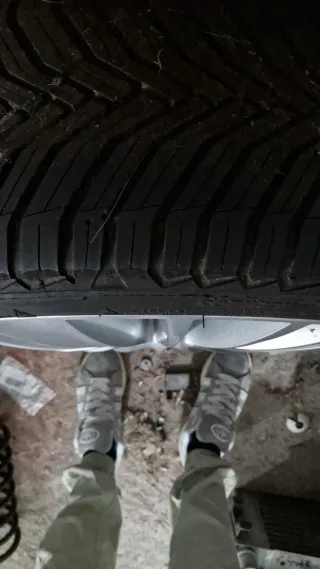 Llanta Team Dynamics con Neumático