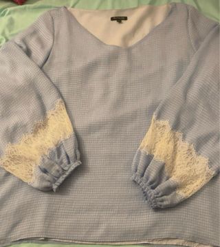 Camisa Massimo Dutti azul con encaje