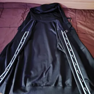 Chaqueta Nike Negra y Azul