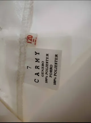 Vestido de comunión blanco con detalles rojos