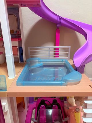 Mansión Barbie con Piscina y Tobogán