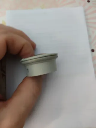 Tapón lavavajillas gris