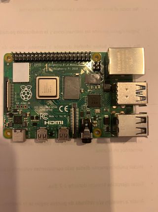Raspberry Pi 4 4GB con disipador y transformador