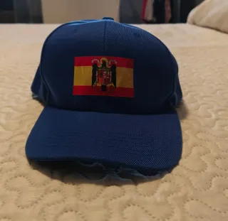 Gorra azul con bandera de España
