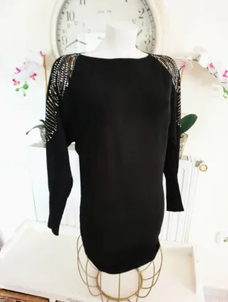 Vestido negro con pedrería