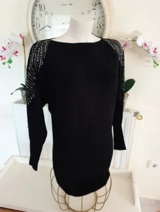 Vestido negro con pedrería