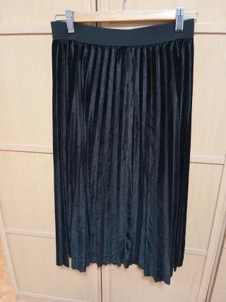 Falda larga plisada negra