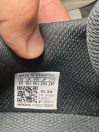 Two Sneakers Adidas Ozmillen Mettalic & Core Black