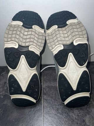 Two Sneakers Adidas Ozmillen Mettalic & Core Black