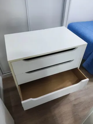 Cajonera blanca de madera