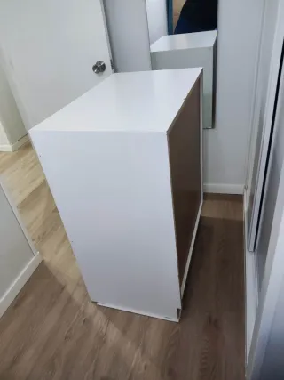 Cajonera blanca de madera