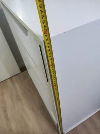 Cajonera blanca de madera