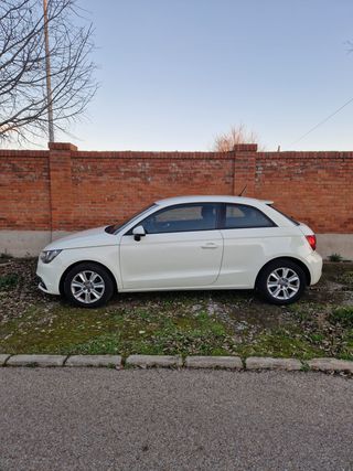 Audi A1 1.6TDI 2012 - ETIQUETA B -