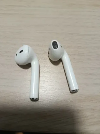 AirPods con estuche de carga Lightning
