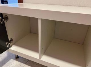 Mueble TV blanco y negro