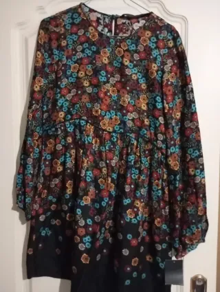 Vestido Zara floral boho XS con etiqueta