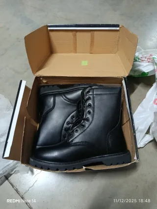 Botas de piel negras