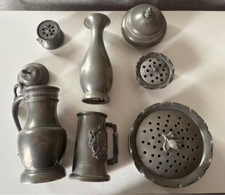 Lotto 7 oggetti vintage in peltro