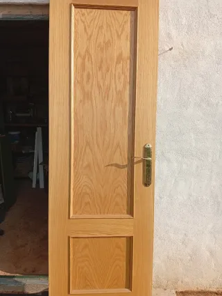 Puerta de madera de roble