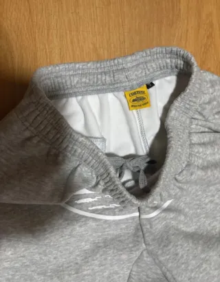 Pantalón Corteiz Gris