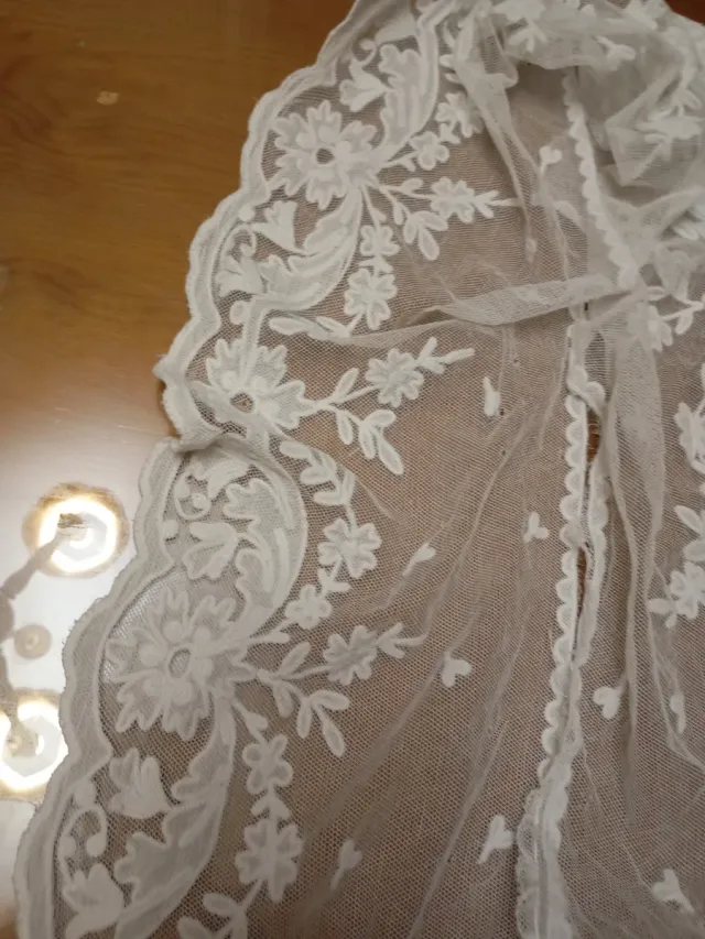 Encaje muy antiguo data del año 1900 artesanal