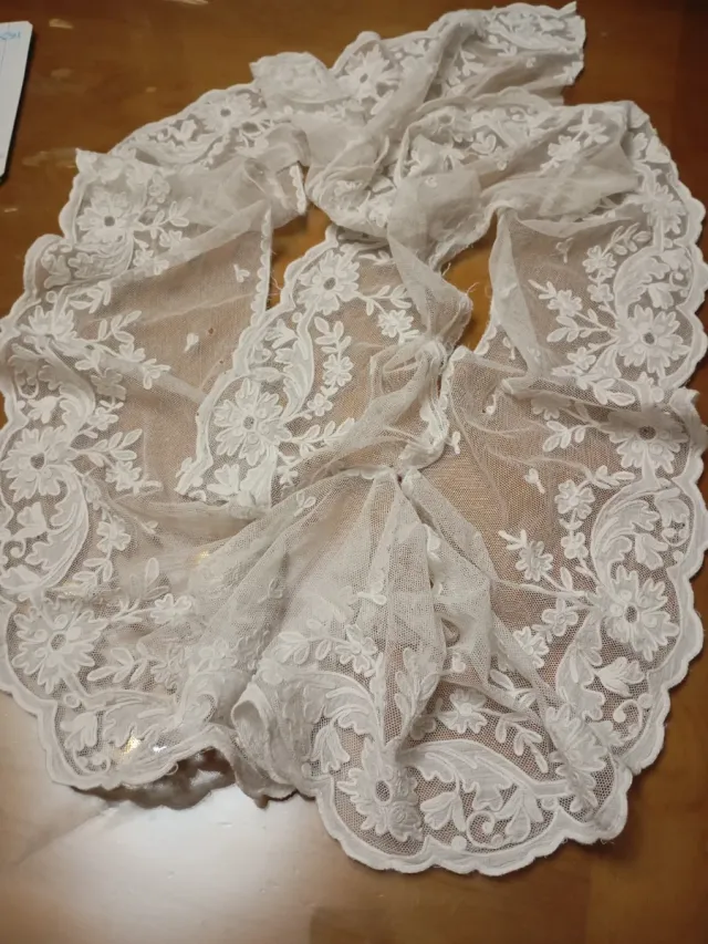 Encaje muy antiguo data del año 1900 artesanal