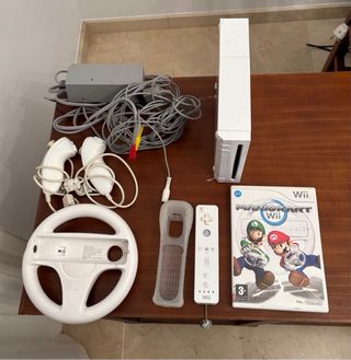 Nintendo Wii + Mario Kart + Mando y accesorios