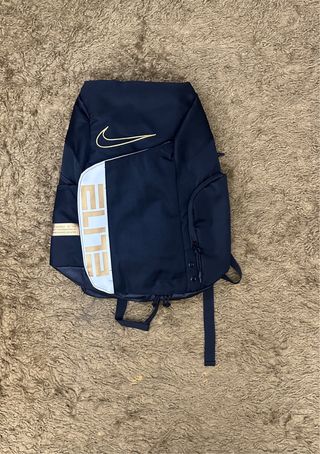 Mochila Nike Elite negra y Dorada