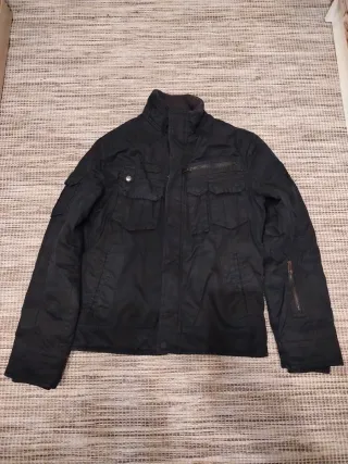 Cazadora hombre negra