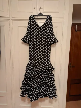 Traje Flamenca Gitana Lunares Negro Blanco