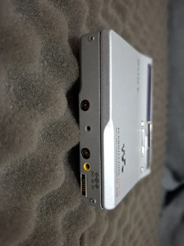 Sony Net MD Walkman MZ-N1