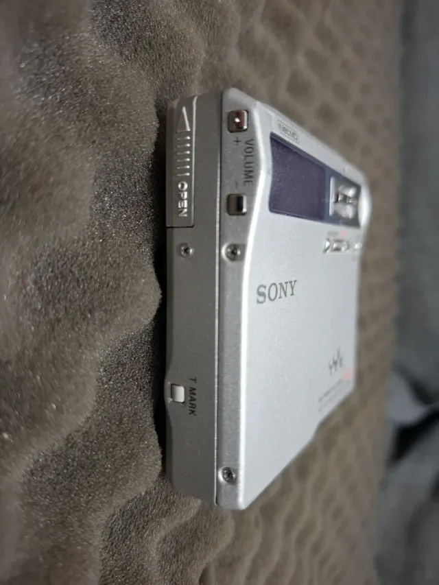 Sony Net MD Walkman MZ-N1