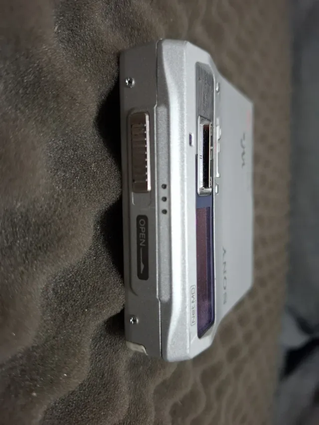 Sony Net MD Walkman MZ-N1