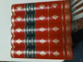 Set di 4 libri decorativi rossi