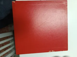 Set di 4 libri decorativi rossi