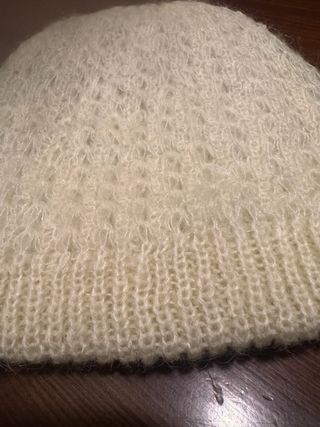 Gorro de acrilico tejido