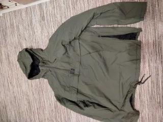 Chaqueta Canguro Pull&Bear Verde