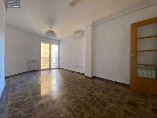 Piso en alquiler en Santa Cruz - Industria - Polígono Campollano en Albacete